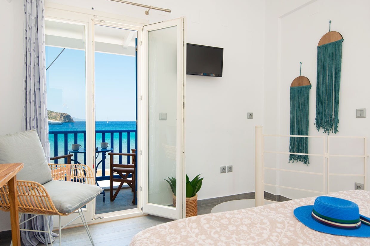 Υπνοδωμάτιο με θέα στη θάλασσα