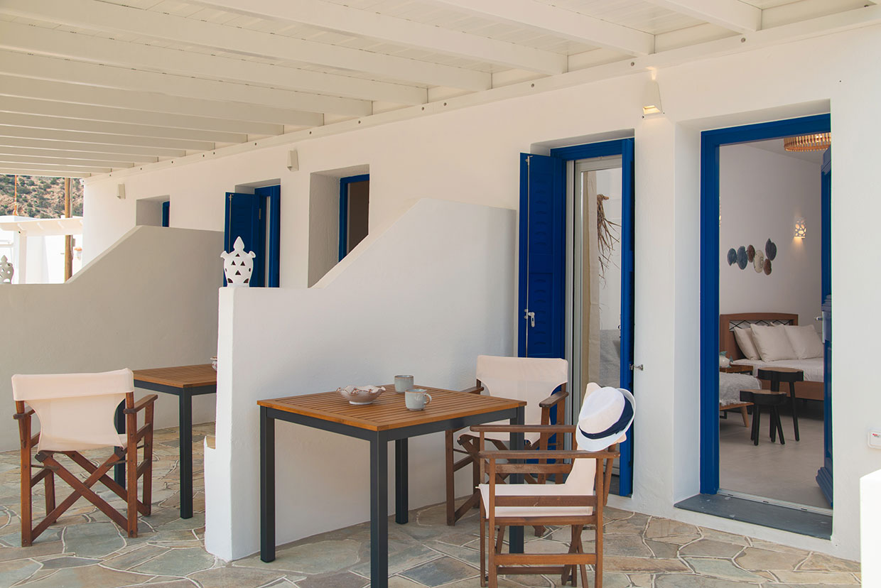 Η αυλή στο δωμάτιο 2