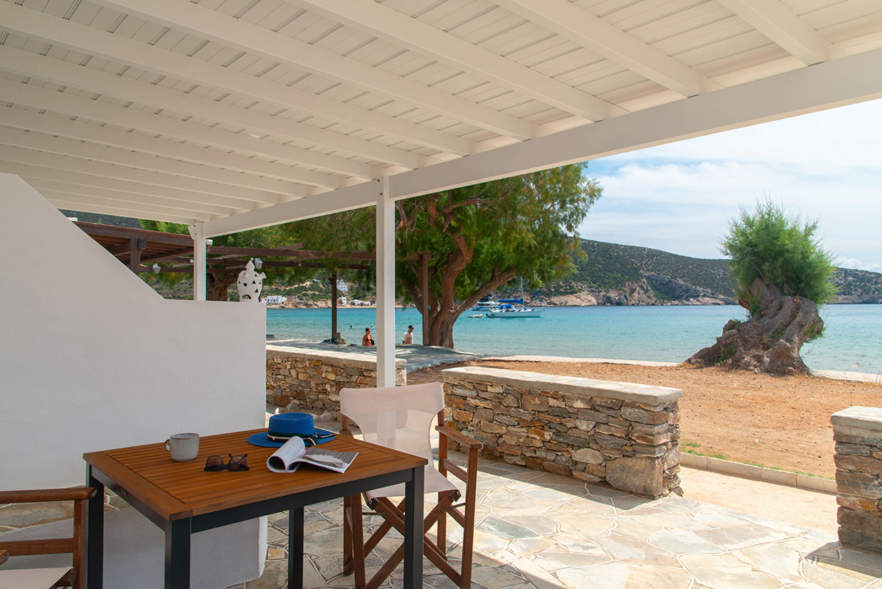 Αυλή με θέα στη θάλασσσα