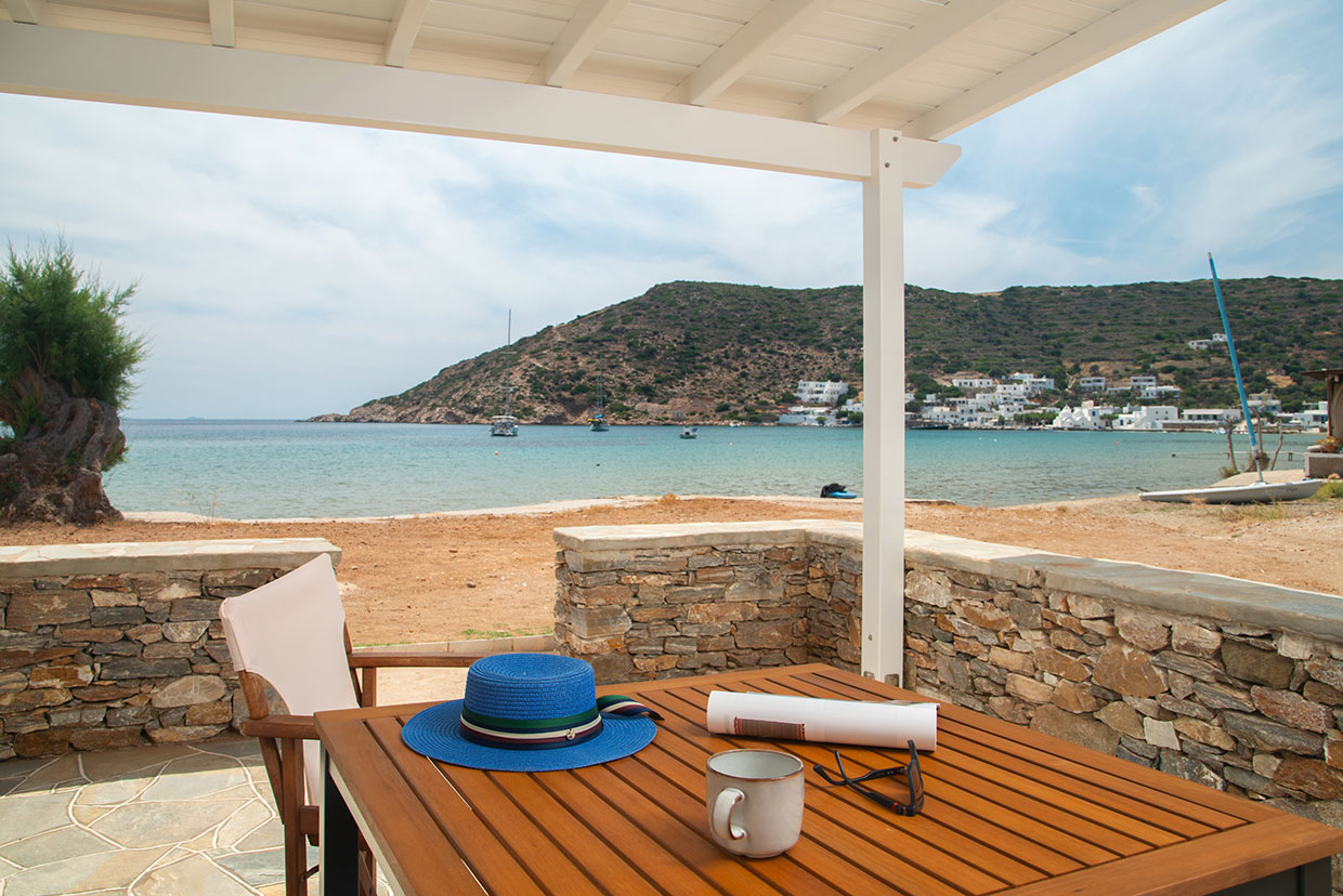 Αυλή με θέα στη θάλασσσα